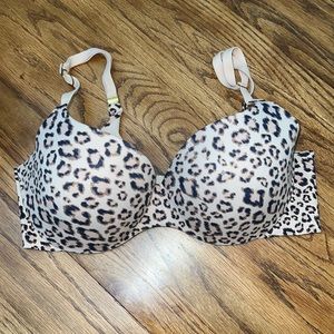 Victoria’s Secret Incredible lined Demi bra size 34D
